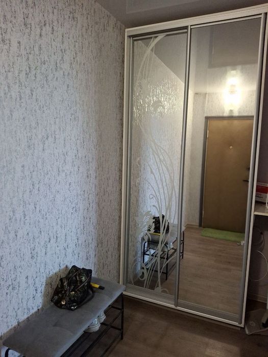 Сдам 1 комнатную крупногабаритную квартиру левый берег 2й район