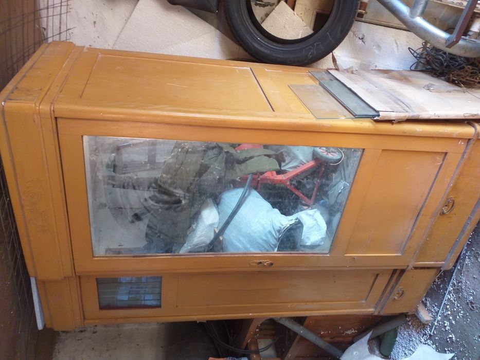 Шифонер старинный.