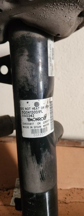 Продам амортизатори dcc підвіски 5Q0413031fl