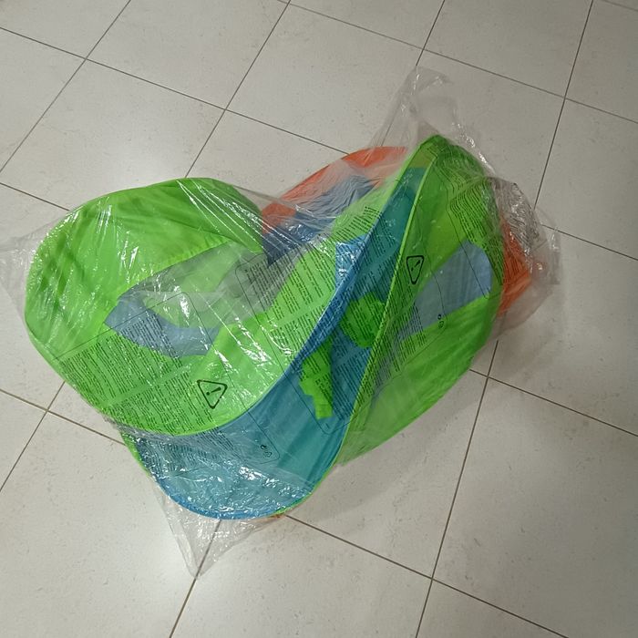 Tenda desdobrável de criança, usada mas bem estimada, com 90/90/100 cm