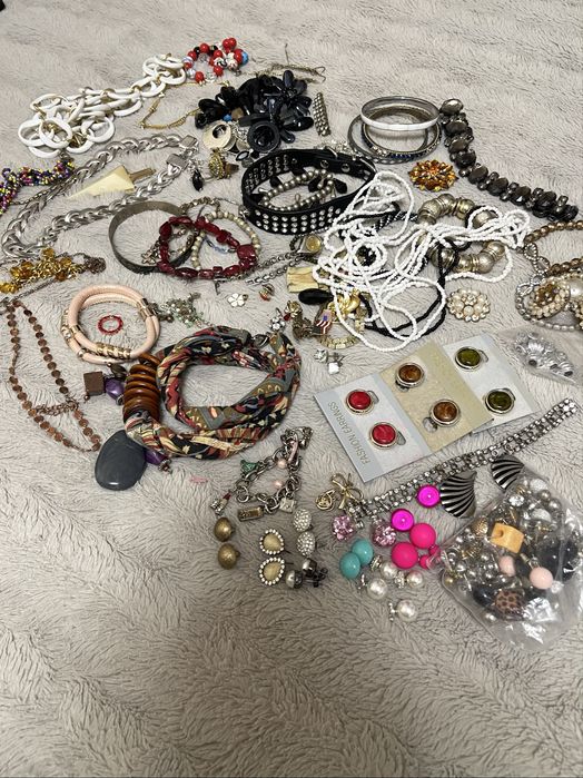 Набір біжтерії, Великий лот біжутерії, 50/50 лом та цілі прикраси