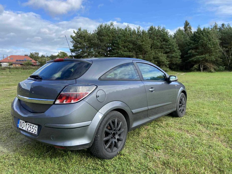 Opel ASTRA H GTC 1.9