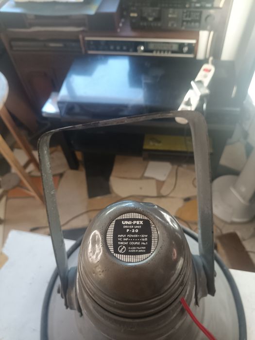 Cornetas "Autofalantes" com amplificador.