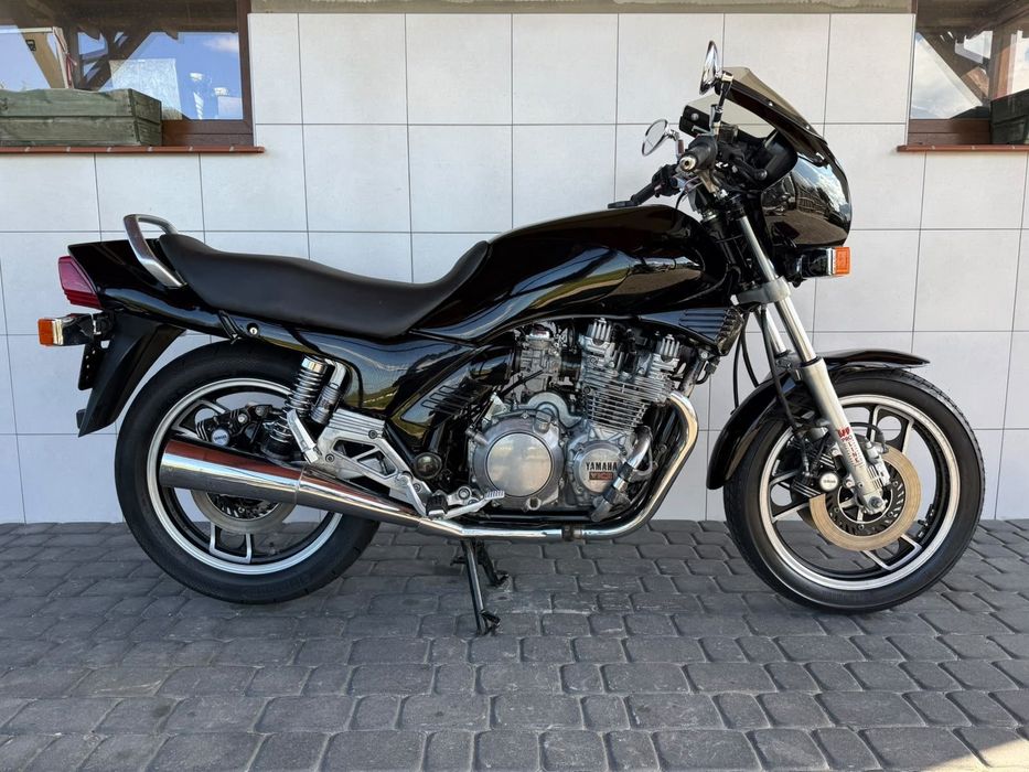 Yamaha XJ 900