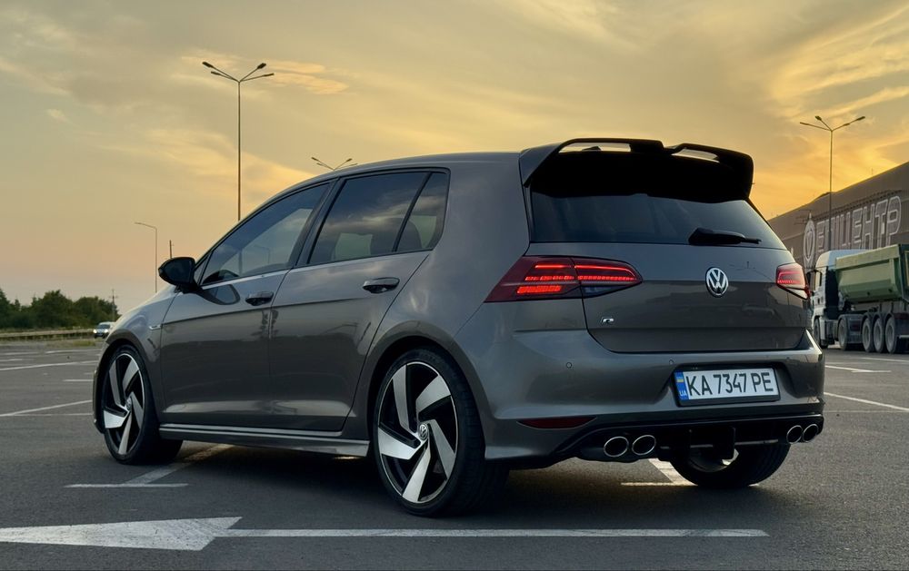 Volkswagen Golf R 2015