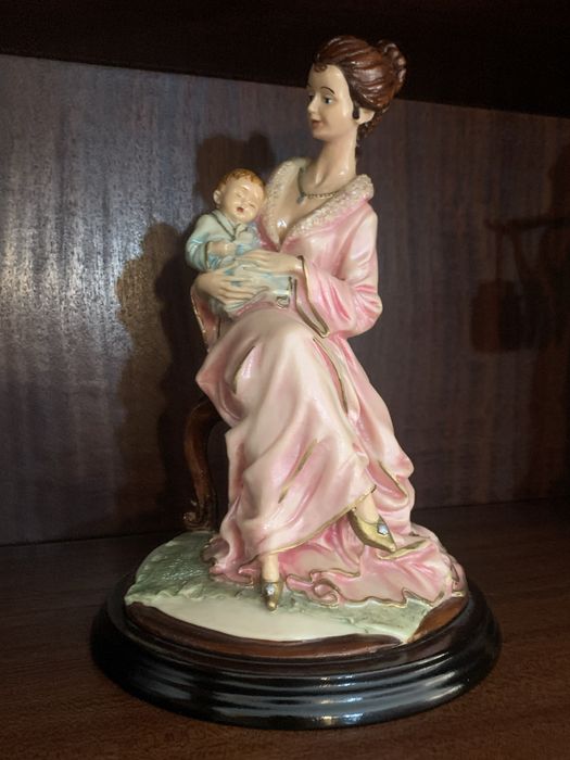 Lote de 6 estatuetas de porcelana