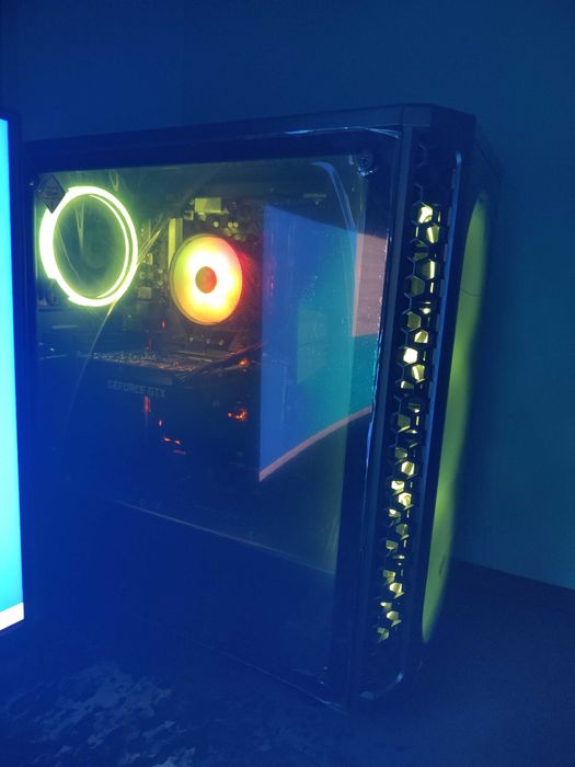 Komputer mad dog na gwarancji + monitor gamingowy