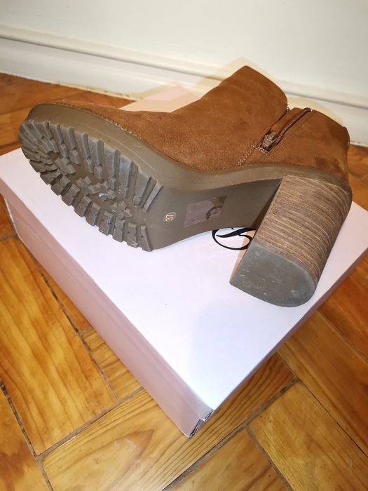 Botas de Camurça Camel - NOVAS!