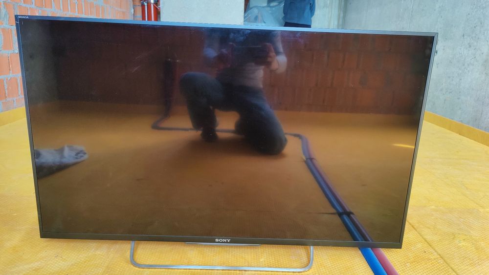 Телевизор Sony KDL-42W828B