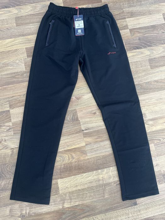 Чоловічі спортивні штани. Розмір М.