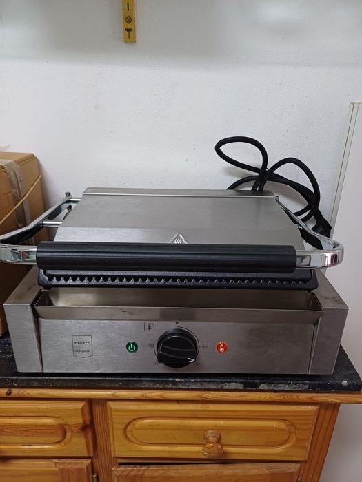 Grelhador elétrico  novo