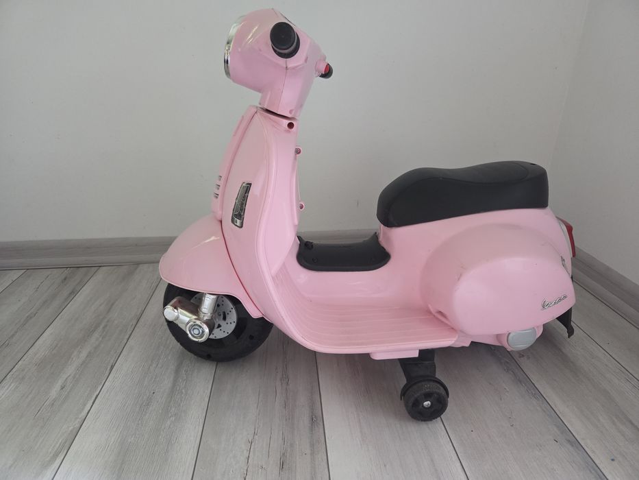 Skuterek Vespa dla dzieci Sun Baby