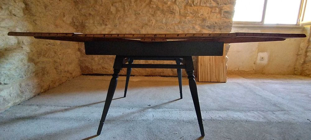 Mesa extensível de madeira