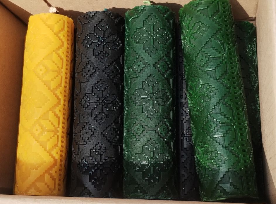 Свічка "Вишиванка" з воску