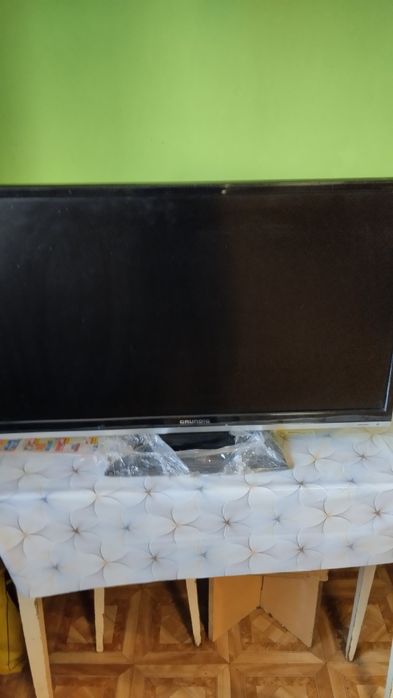 Telewizor Grundig 32cal uszkodzony
