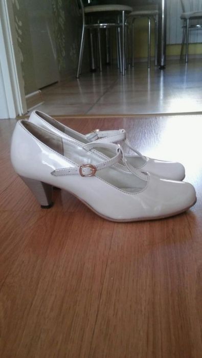 Buty lakierki ecri