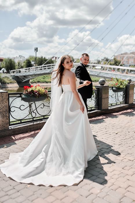 Продам Весільну Сукню . Продам Свадебное платье