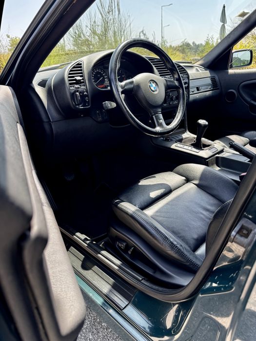 BMW E36 Sedan 30i
