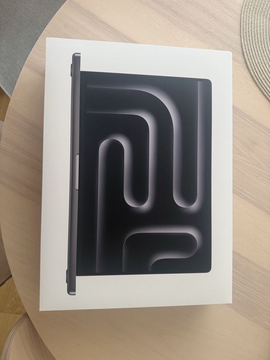 Macbook pro M4.