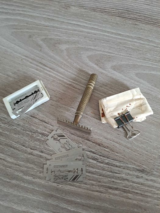 Various antique items426481888705259526