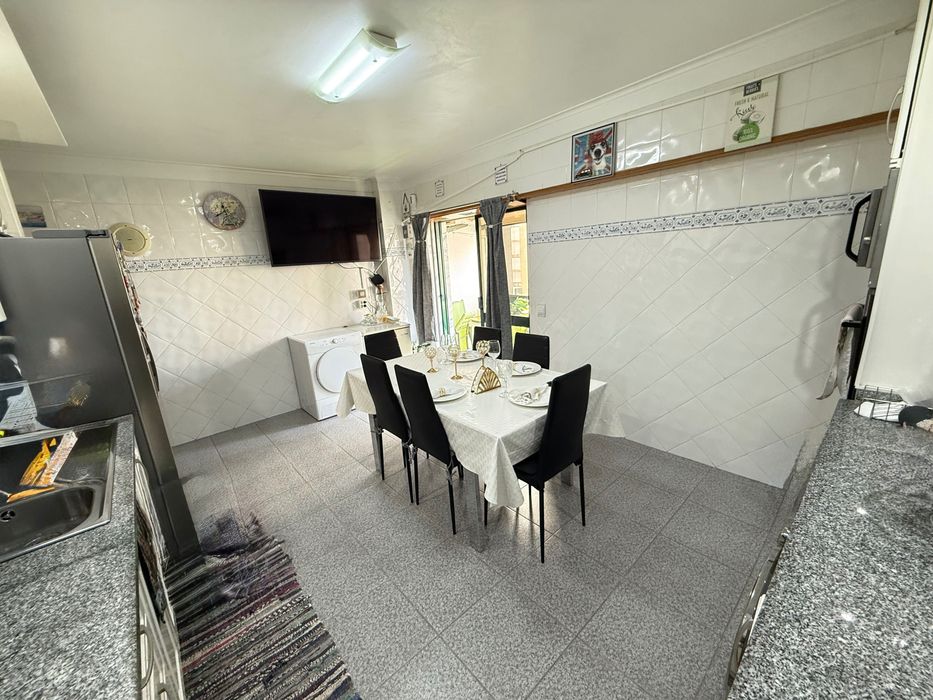 Property in Massamá E Monte Abraão, Lisboa
