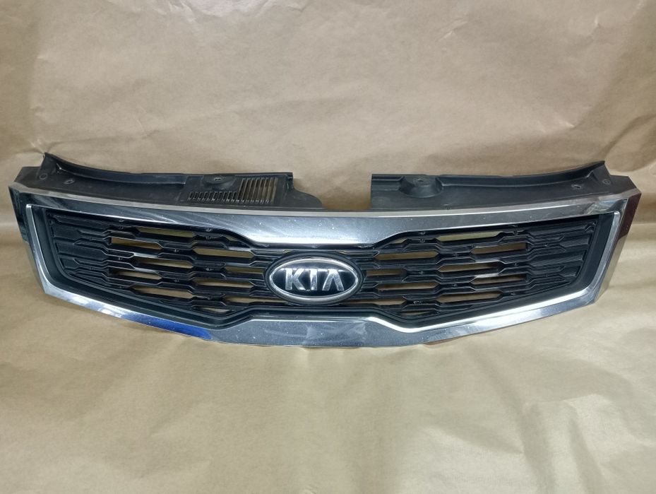 Автомобільна решітка радіатора Kia Ceed