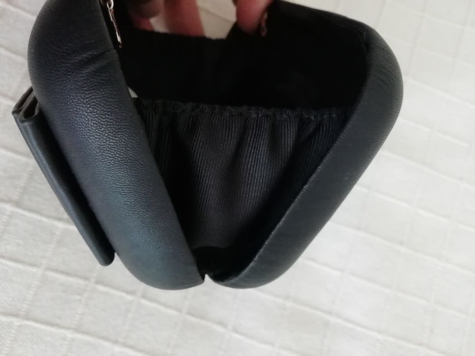 Pochete preta de cerimónia