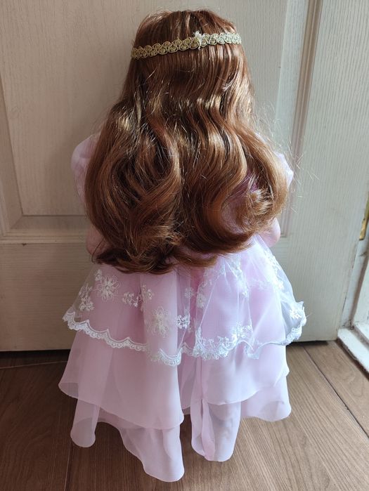 Кукла фарфоровая большая The Leonardo collection