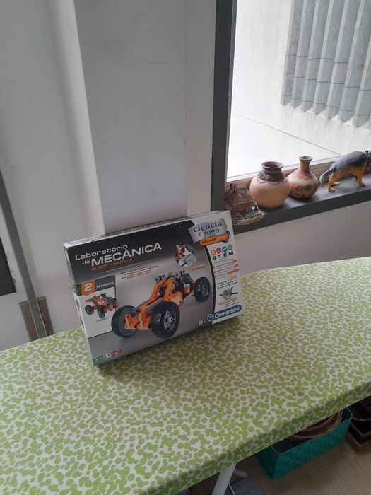 Vendo Jogo Laboratório de Mecânica muito bonito como novo