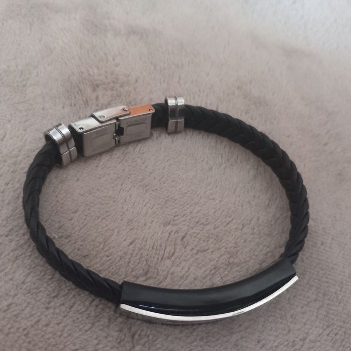 Pulseira couro e aço