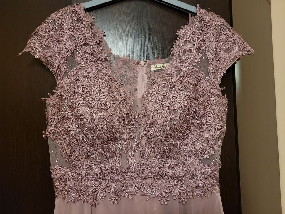 Elegancka długą suknia