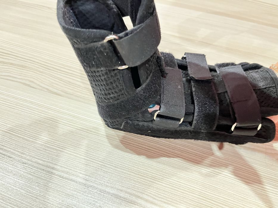 Тутор (бандаж) для гомілкоступневого суглобу з ребрами жорсткості