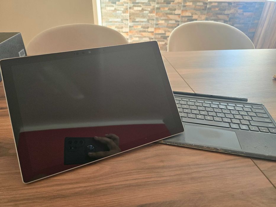 Microsoft Surface Pro 7 I5 8GB RAM c/teclado