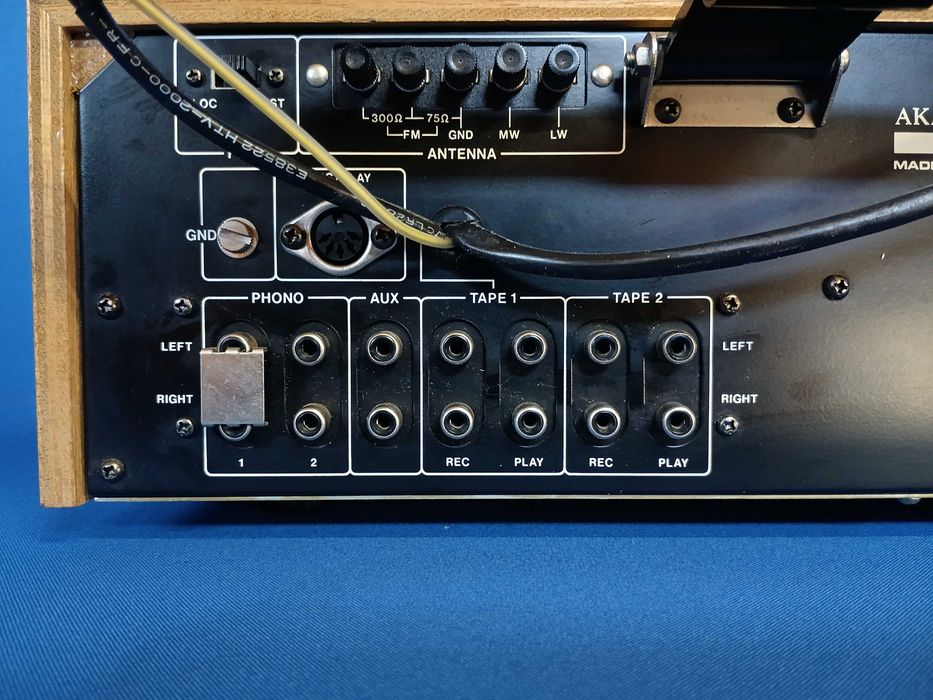 receiver AKAI AA-1020 L