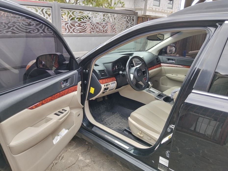 Продам  Subaru Outback 2010