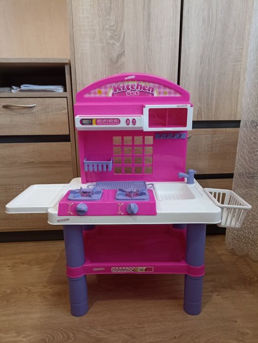 Дитячя кухня для маленьких кулінарів