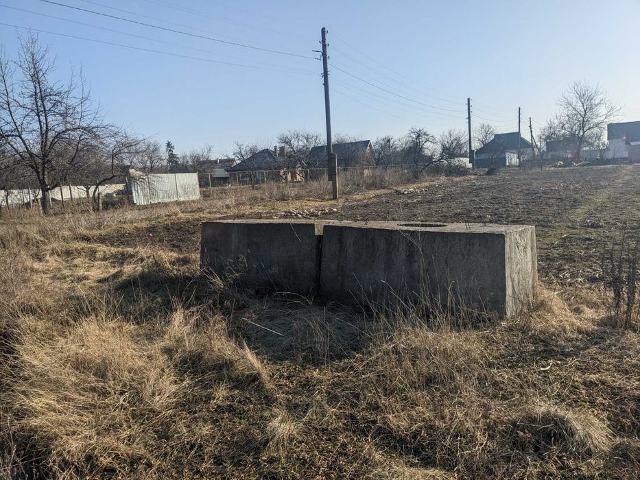 Двоповерховий капітальний будинок