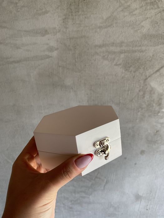 Скринька для обручок