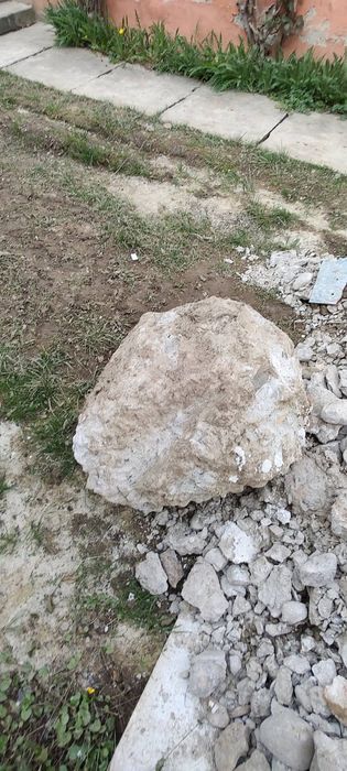 Каміння бетон на підсипку