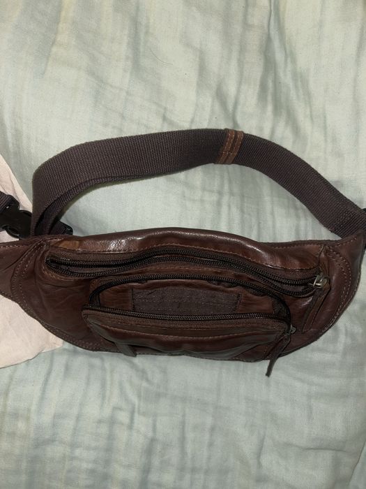 Vintage leather fanny pack from Dakar Rally (Casa das Peles)