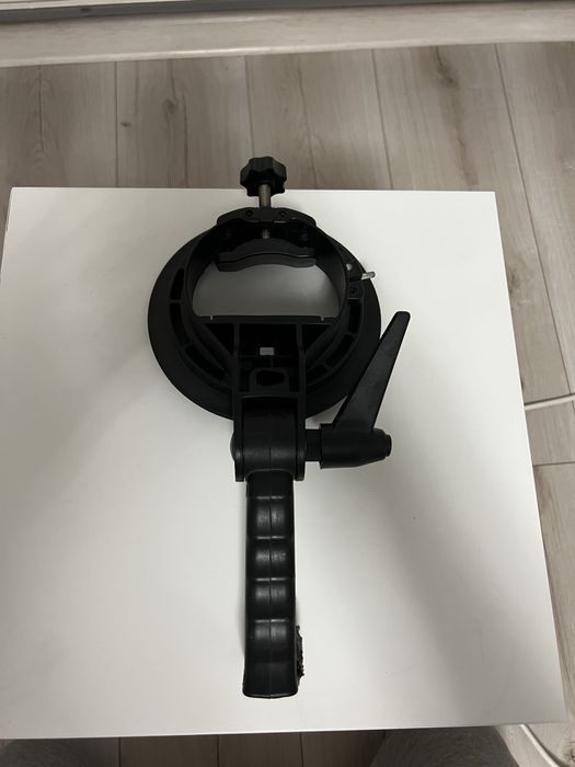 Uchwyt Bowens na lampe blyskowa