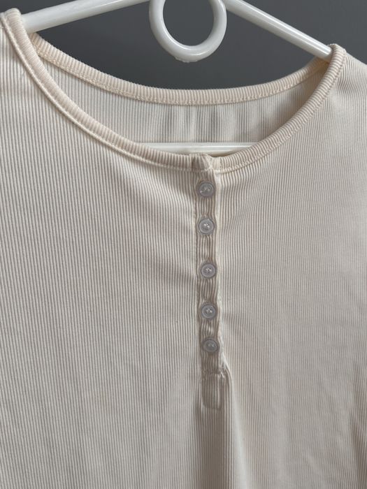 Kremowy longsleeve prążkowany DAZY r. XL | Bluzka henley guziki nowa basic
