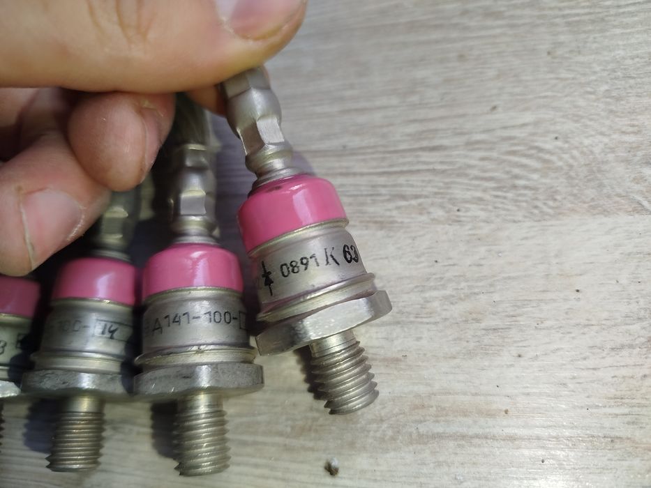 Силовий диод Д141-100-14