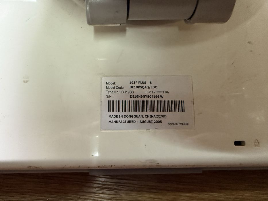 Монитор Samsung SyncMaster 193P Plus