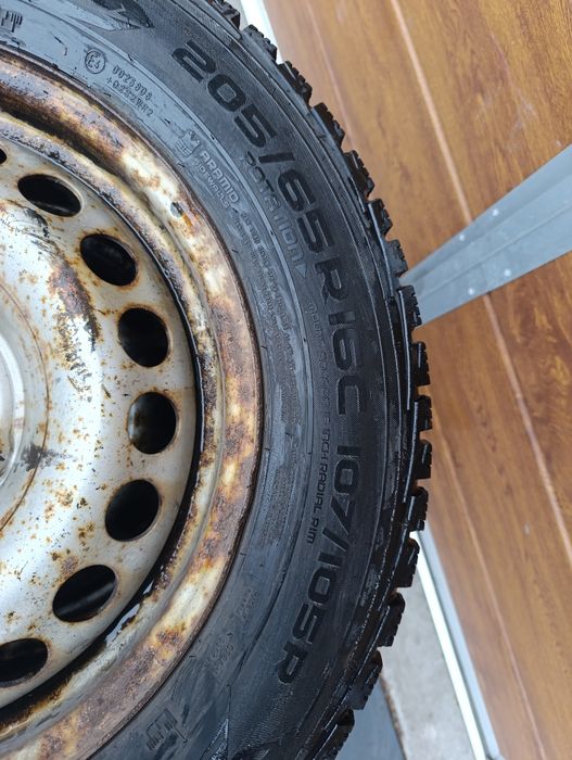 Koła 5x120 opony 205/65/16C Nokian zima