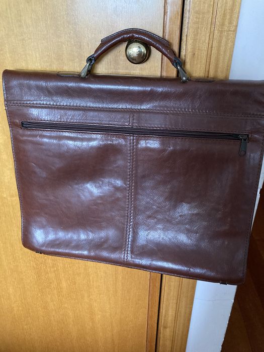 Mala executivo, em pele genuína da marca BUGATY