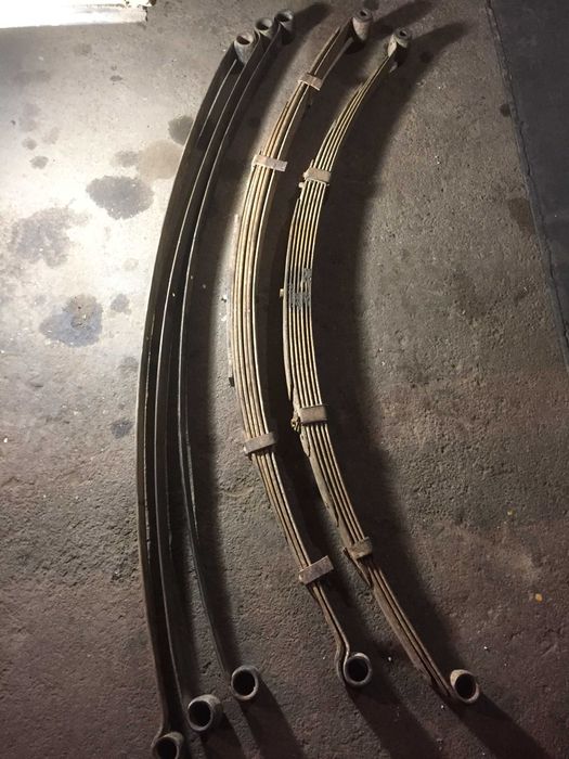 Ресори автомобіля москвіч.