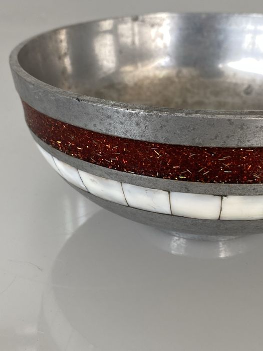 Tijela/taça decorativa em metal