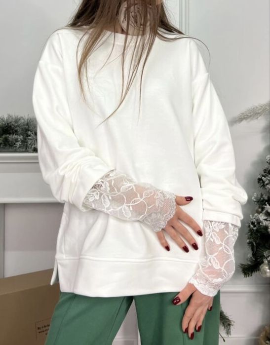 By o la la. Bluza dresowa z koronką. Roz M