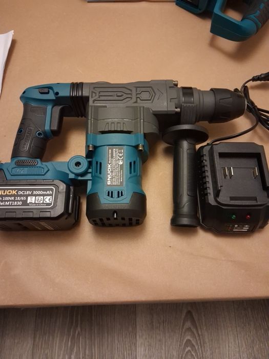 Перфоратор бочковий безшітковий акумуляторний